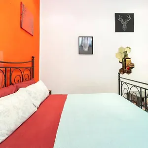  Apartment And Cozy Loft With Courtyard Italy